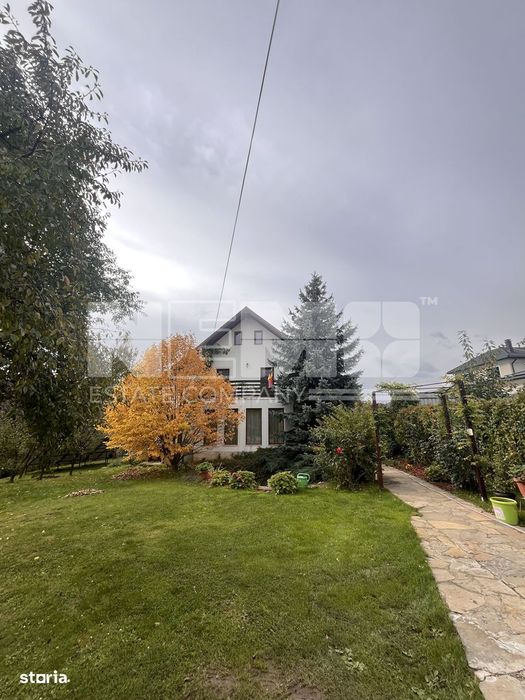 Casă/Vila + Teren 13 Ari de Vânzare |Lisaura/Suceava I 280.000 Euro