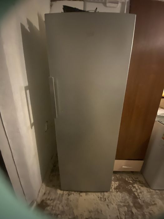 Продам  морозильник