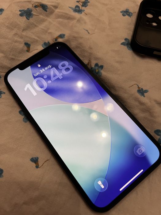 DOAR AZI la 650!!! Vand iPhone 12 64GB