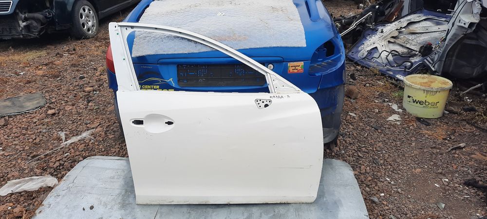 Предна дясна врата за мазда 3.