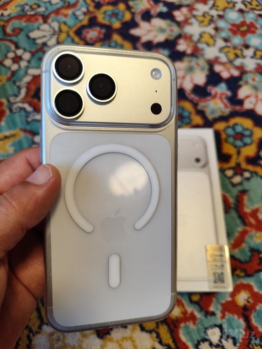 Продам Iphone 17 pro max 256G