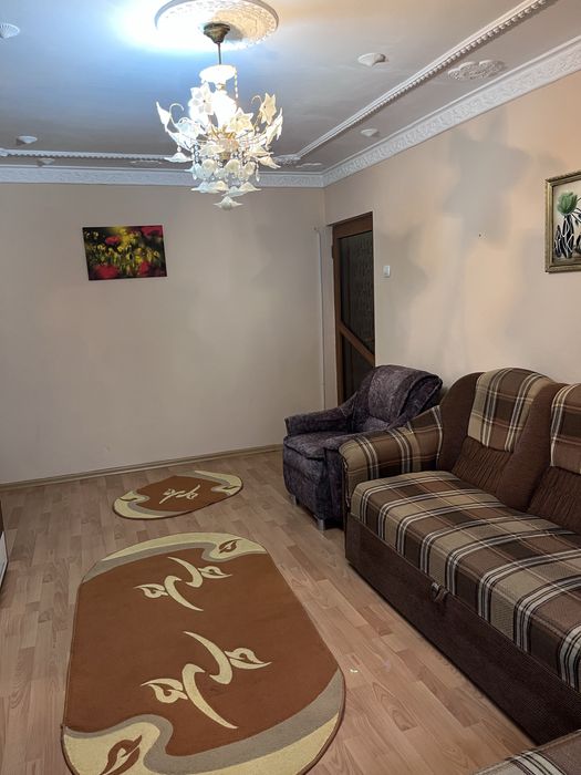 Inchiriez ap 3 camere parter