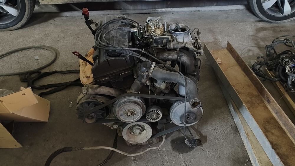 Мотор+коробка W124 2.3 4 ступка