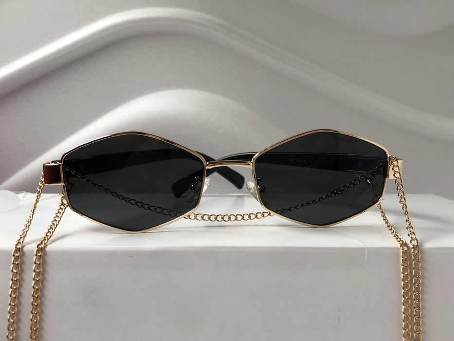 Актуални дамски слънчеви очила със синджир/ верижка/
