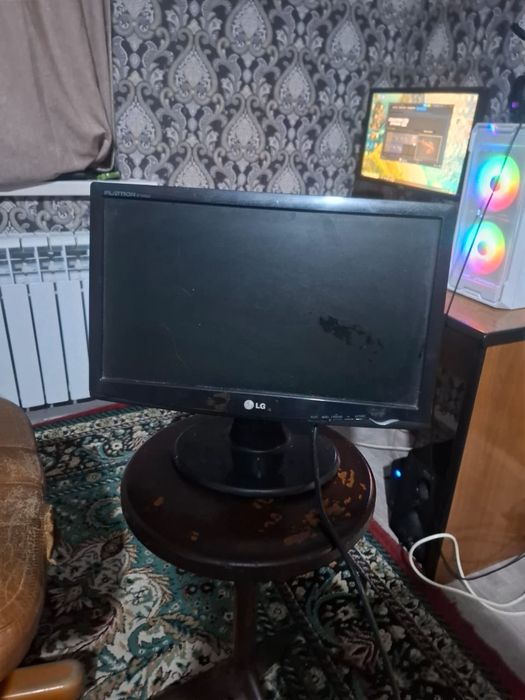 Монитор для компьютера