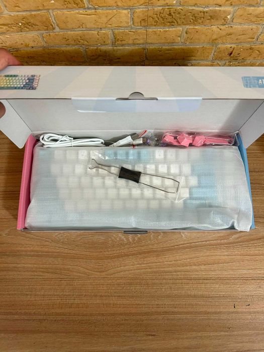 Tastatura Gaming RGB Mecanica Fantech ATOM X83 AME, Hot-Swap, USB-C, noua