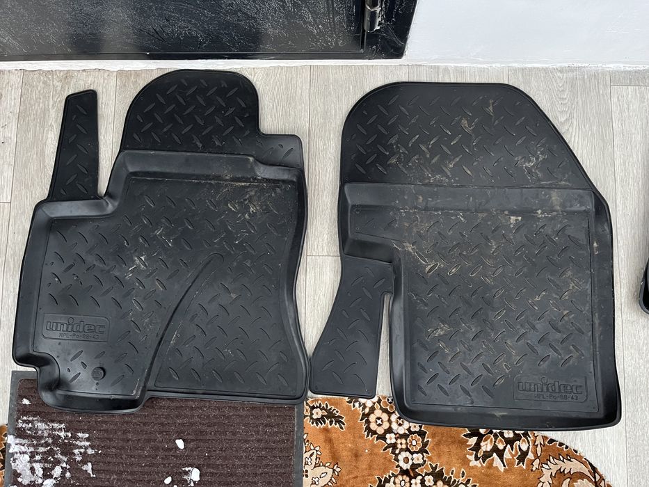 Коврики в салон авто Тойота Рав4