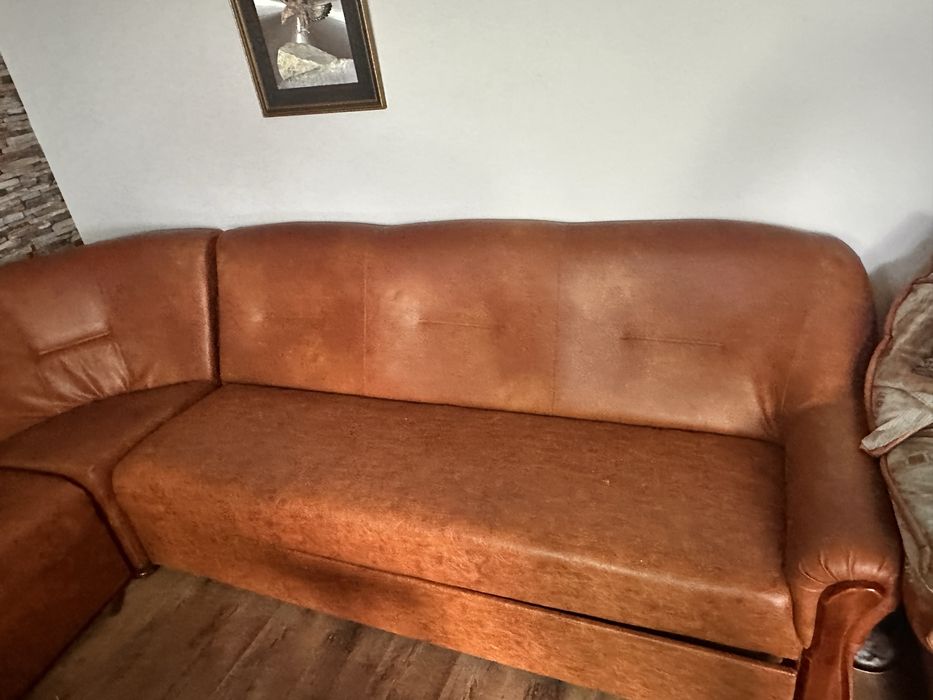 Vand 2 canapele un coltar piele, si canapea