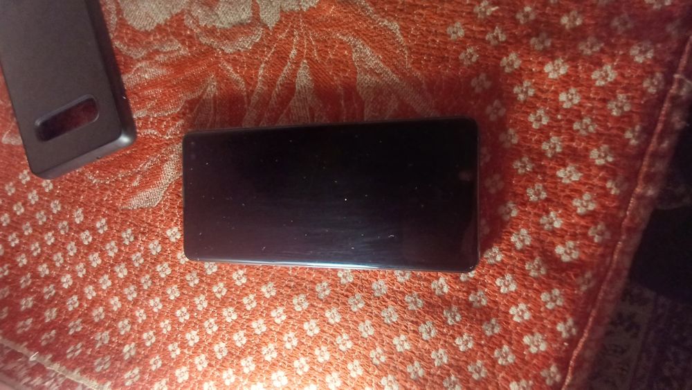 Продам самсунг с 10 плюс