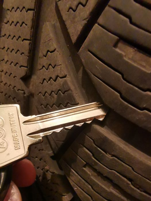 Зимни гуми 235/65/17 Pirelli, Semperit