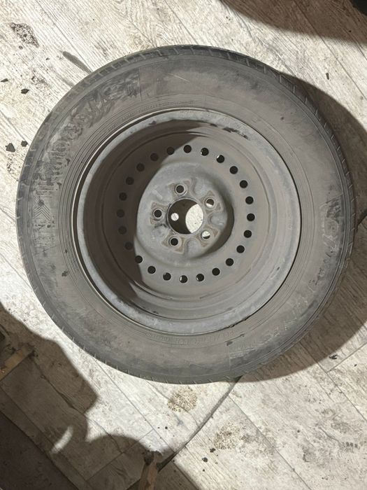 Продам летний комплект шины