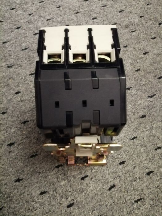 КОНТАКТОР пускатель