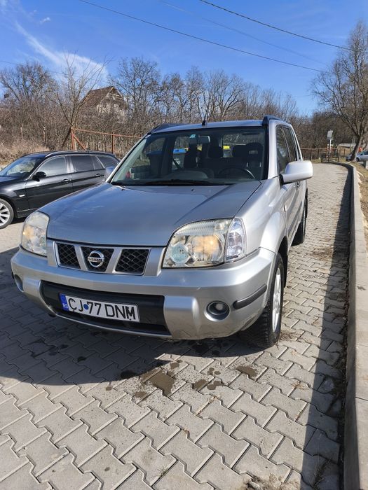 Vând Nissan x trail