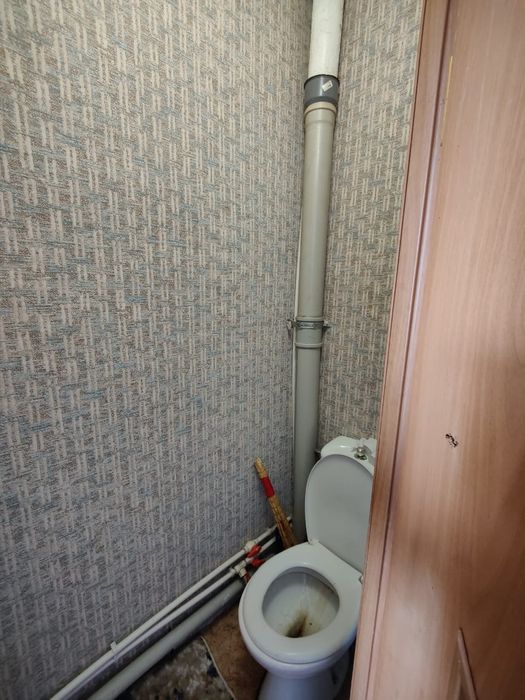 Продам комнату в общежитии.