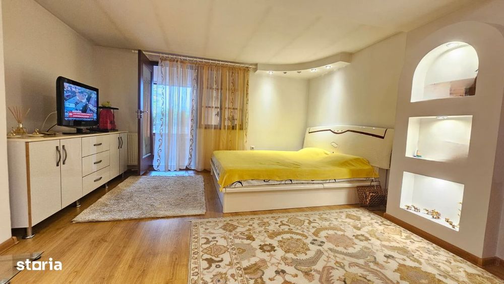 Casă la bloc 193 mp, living 60 mp, grădină, extinderi cu fundație