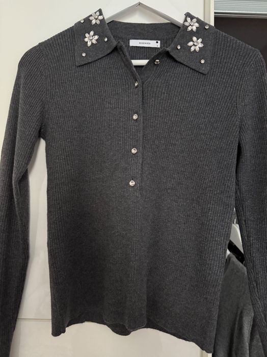 Елегантна блуза с камъни