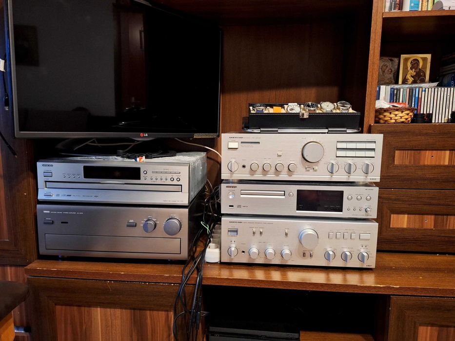 Amplificator Onkyo Integra A8450 ,vintage ,argintiu impecabil