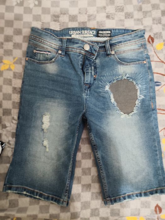 Blugi și bermude