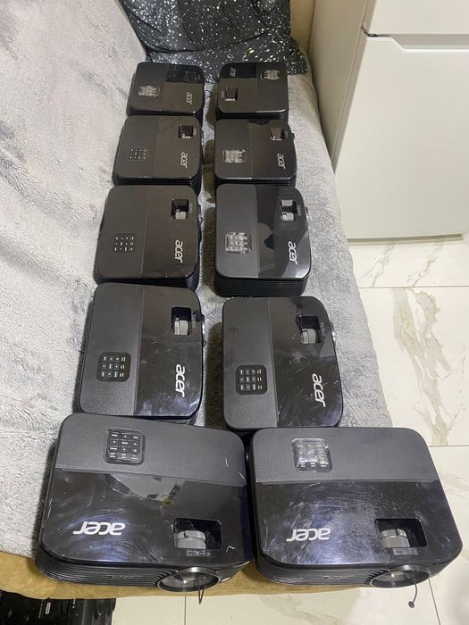 Продам проектор Acer x1223h