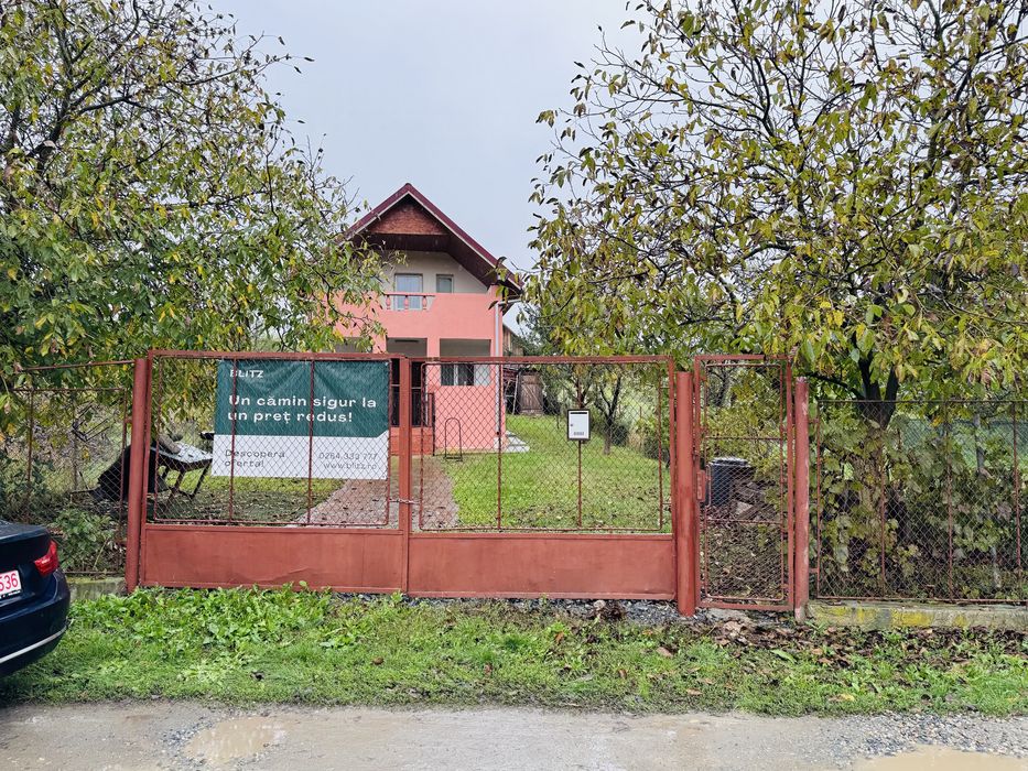 Casa Dezmir cu 10 arii de teren