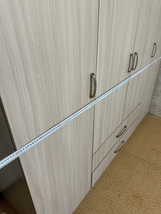 Продам шкаф 10 мкр 4 этаж