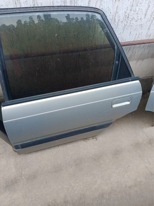 Продам кузовные запчасти мазда