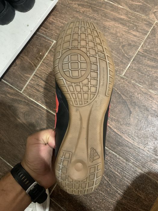 Кроссовка зальник адидас