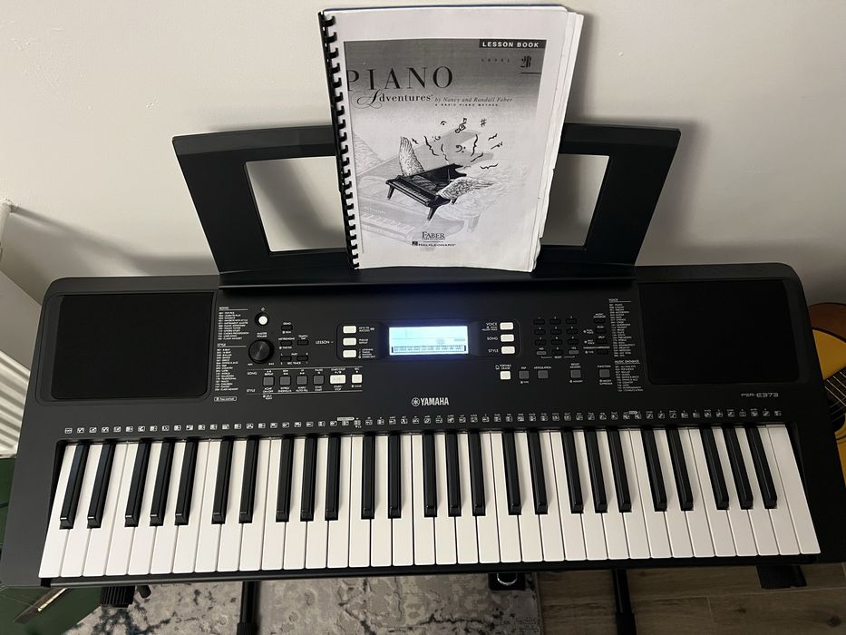 Pianina Yamaha E373 +scaun