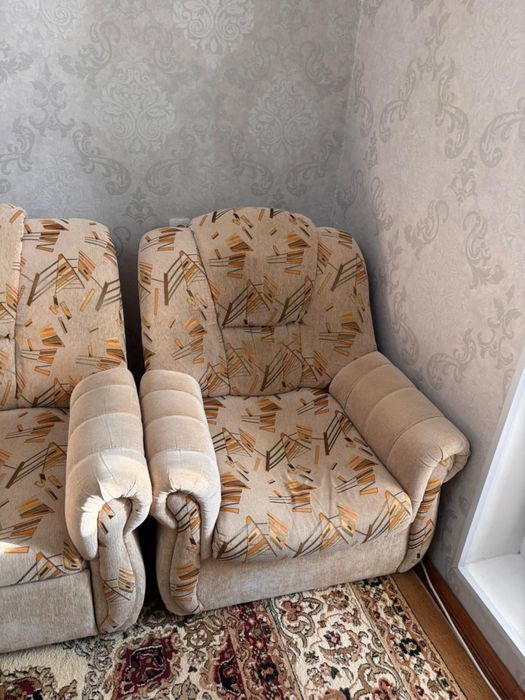 Продам диван срочно