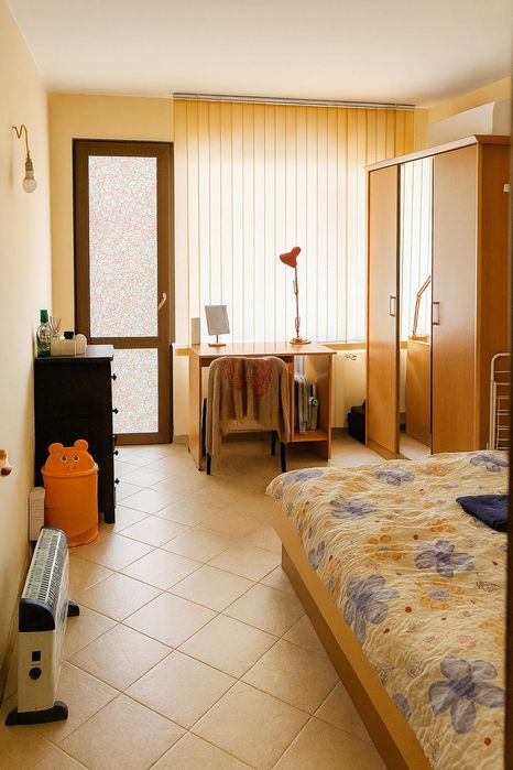 Дава се под наем Тристаен апартамент в Пловдив, Център - 80 кв.м за 510 € - Снимка #3