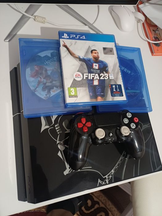 Playstation 4 limited edition Darth Vader
