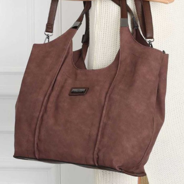 Дамска чанта от еко велур и к. – елегантен и практичен модел (бордо)