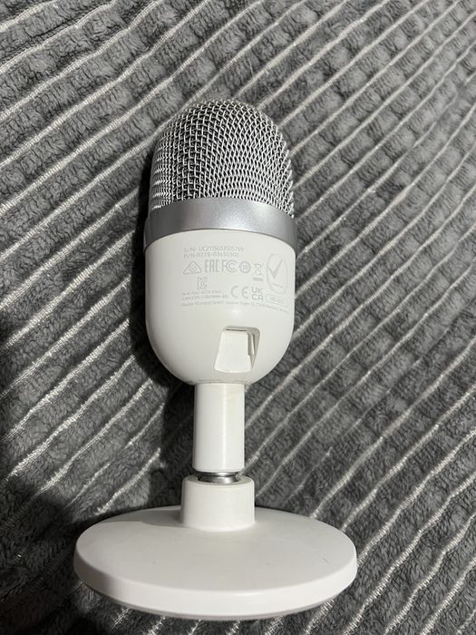 Микрофон Razer в идеальном состояние