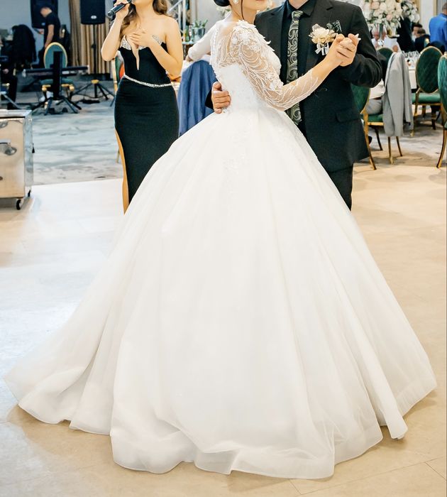 Vând rochie de mireasă stil prințesă