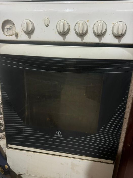 диван,газ плита б/у