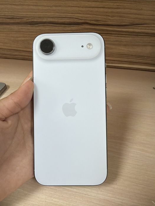 Apple 17 air 256GB