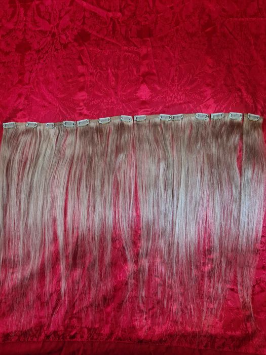 Волосы на заколках