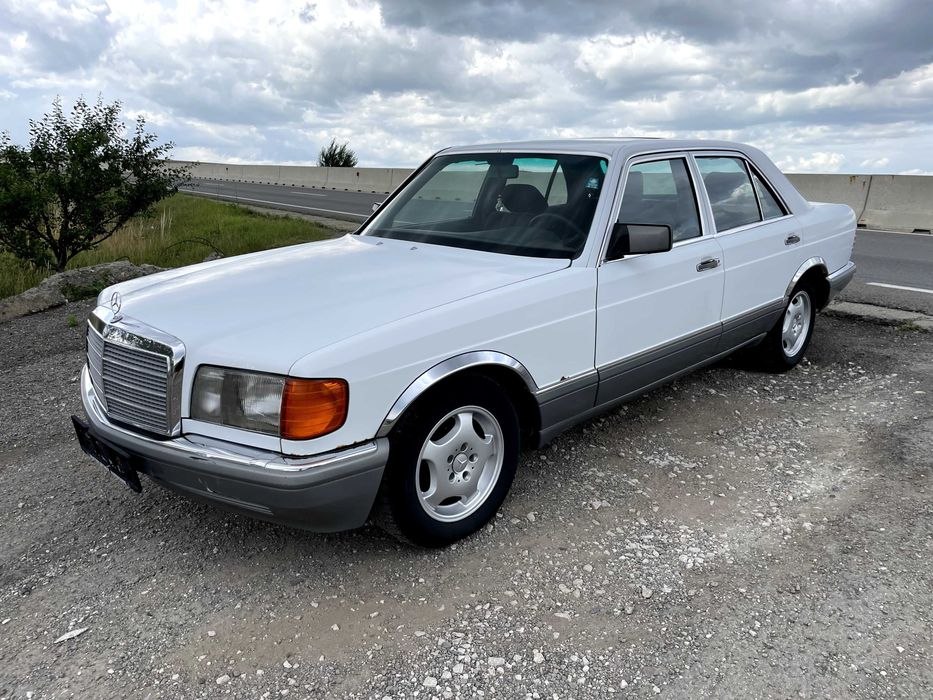 Mercedes-Benz S Class W126 300SE