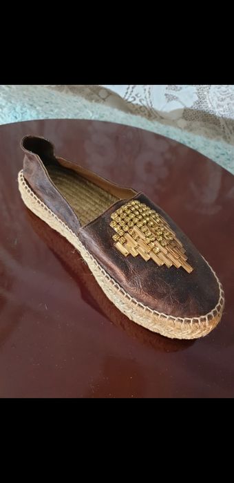 Туфли женские фирменные.