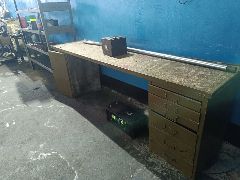 Стапель,стол-инструментальный, стеллаж.