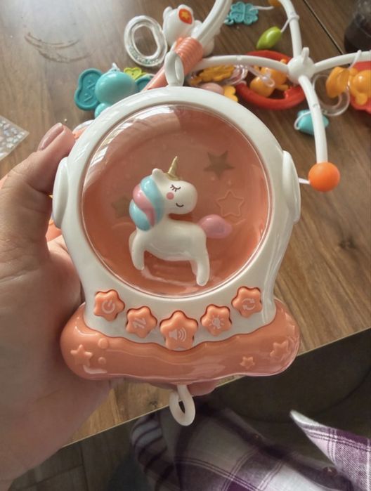 Carusel pentru patut bebe.