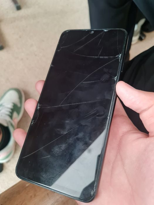 Самсунг а05 все родной