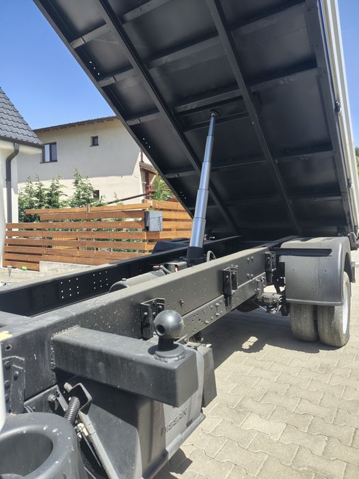 Nissan Cabstar basculabil 2010