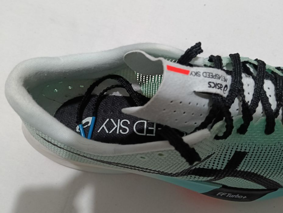 43,5  Asics Meta Speed Sky masura 43,5