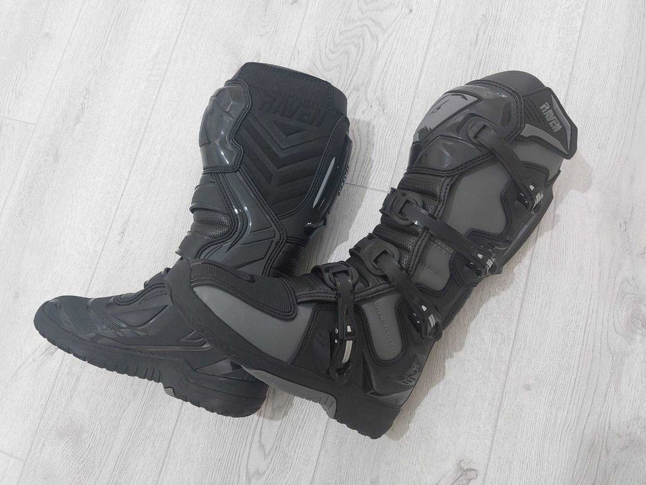 Зимна ПРОМОЦИЯ - НОВИ ботуши RAVEN - 43 , 44 и 45 номер