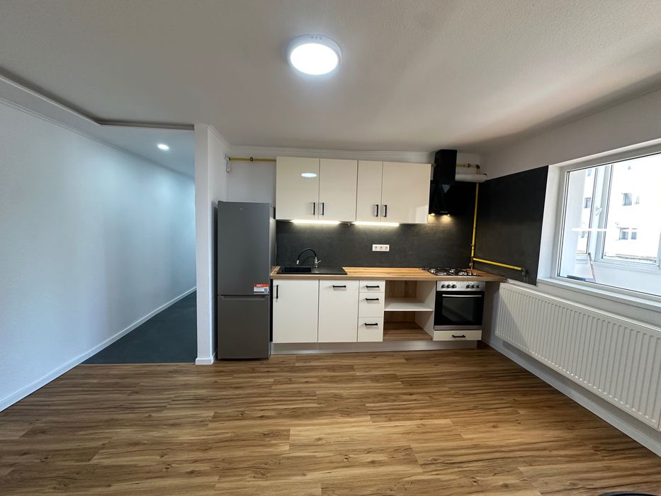Închiriez apartament 3 camere | Prima închiriere | Renovat complet | Loc Parcare | Zona Big