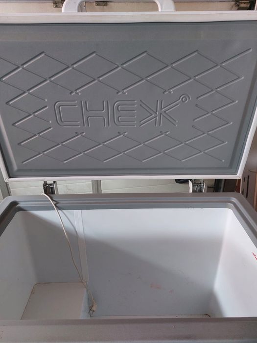 Продам морозильник снеж