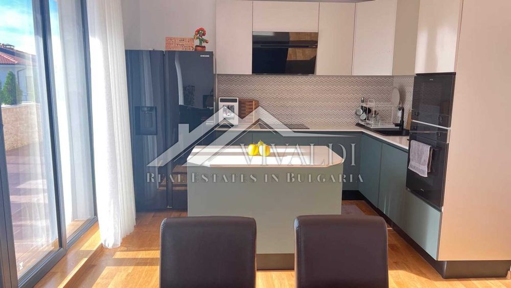 Продава се Четиристаен апартамент в Варна, Бриз - 140 кв.м за 1348 €/кв.м - Снимка #1