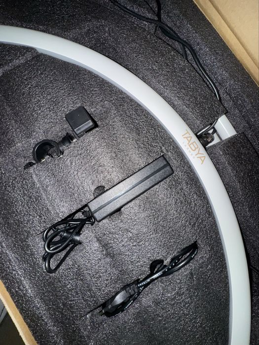 Lampă LED Moon Light semicirculară Tabya Lashes – profesională