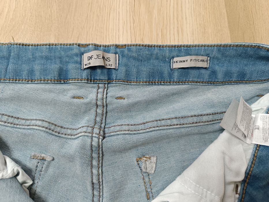 Defacto.  Джинсы на подростка